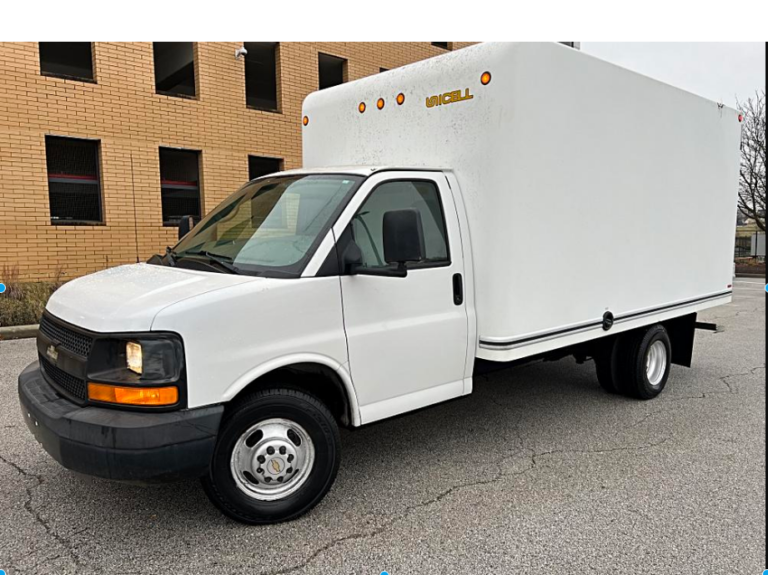 2009 Chevrolet C6500 Box Truck 13'6"